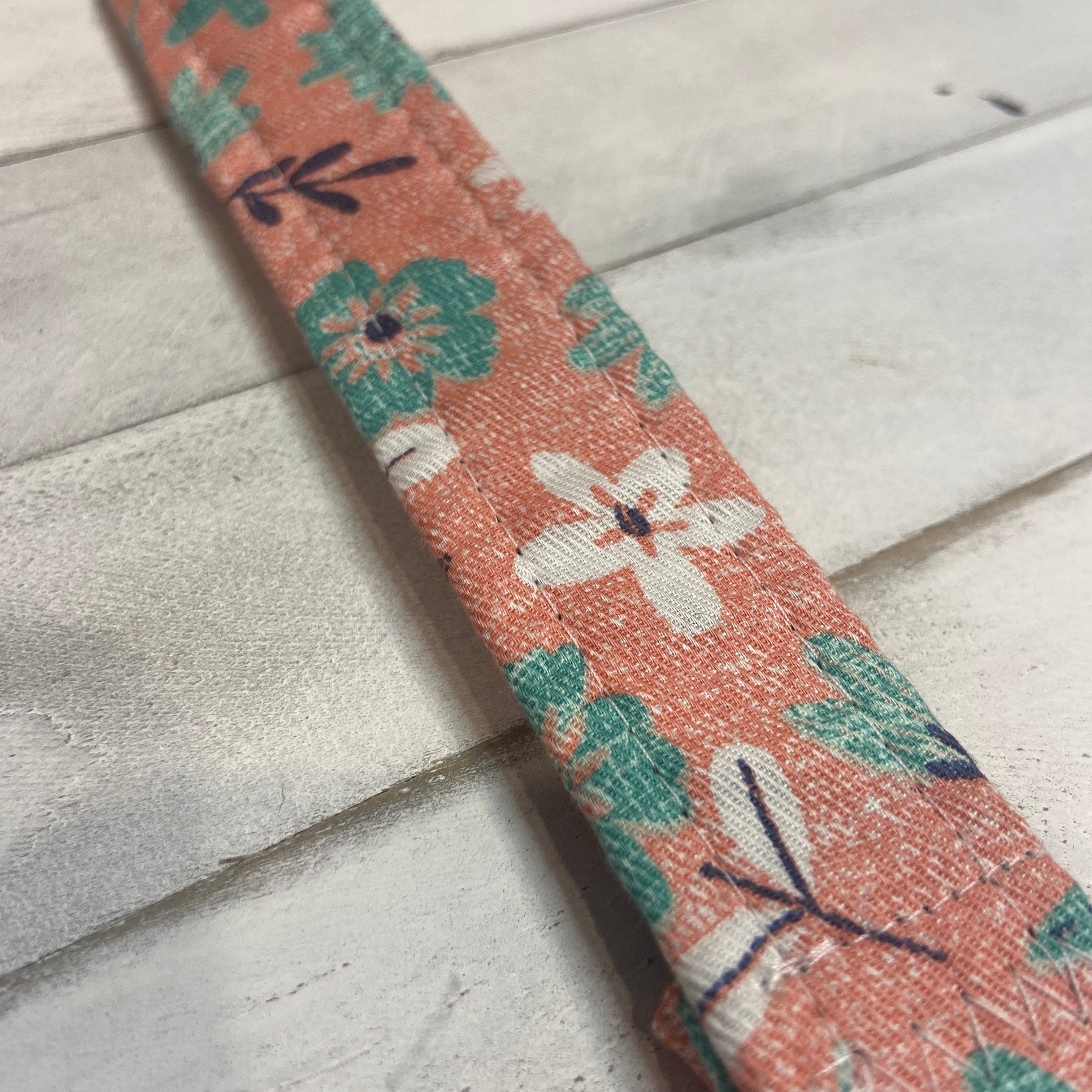 Pet Leash - 1 inch wide 4 feet long - Pink Floral